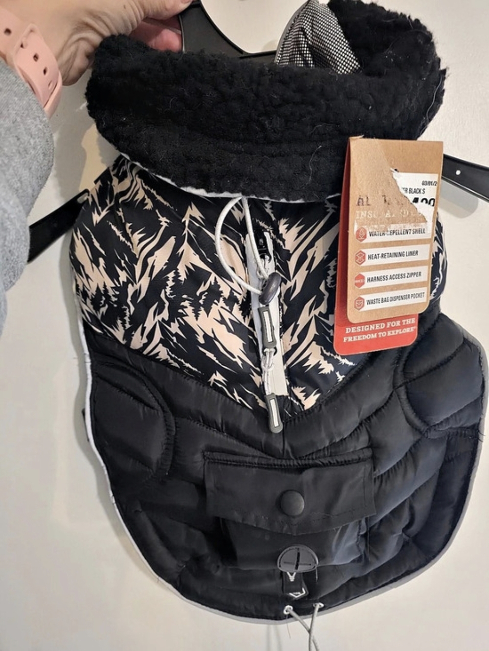 Arcadia Trail Adjustable Dog Coat – Size Small – New With Tags